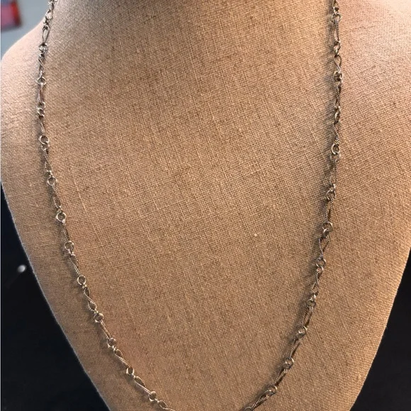 Elegant Silver Chain Necklace - Picture 10 of 12